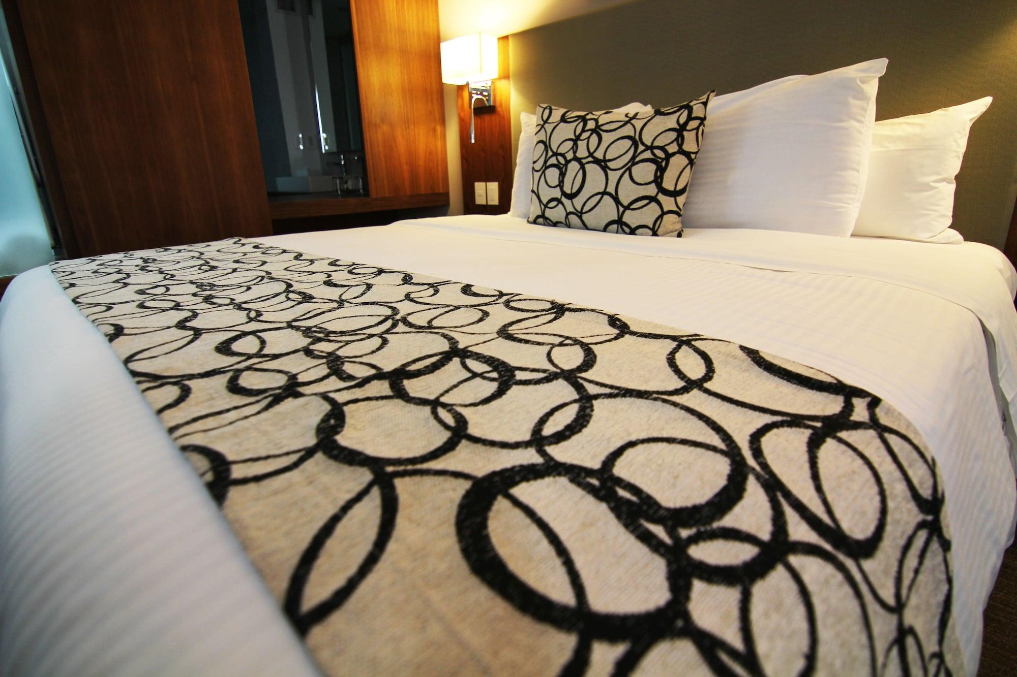 Miranda 克雷塔罗尊贵卡撒旅馆酒店 外观 照片 A bed runner