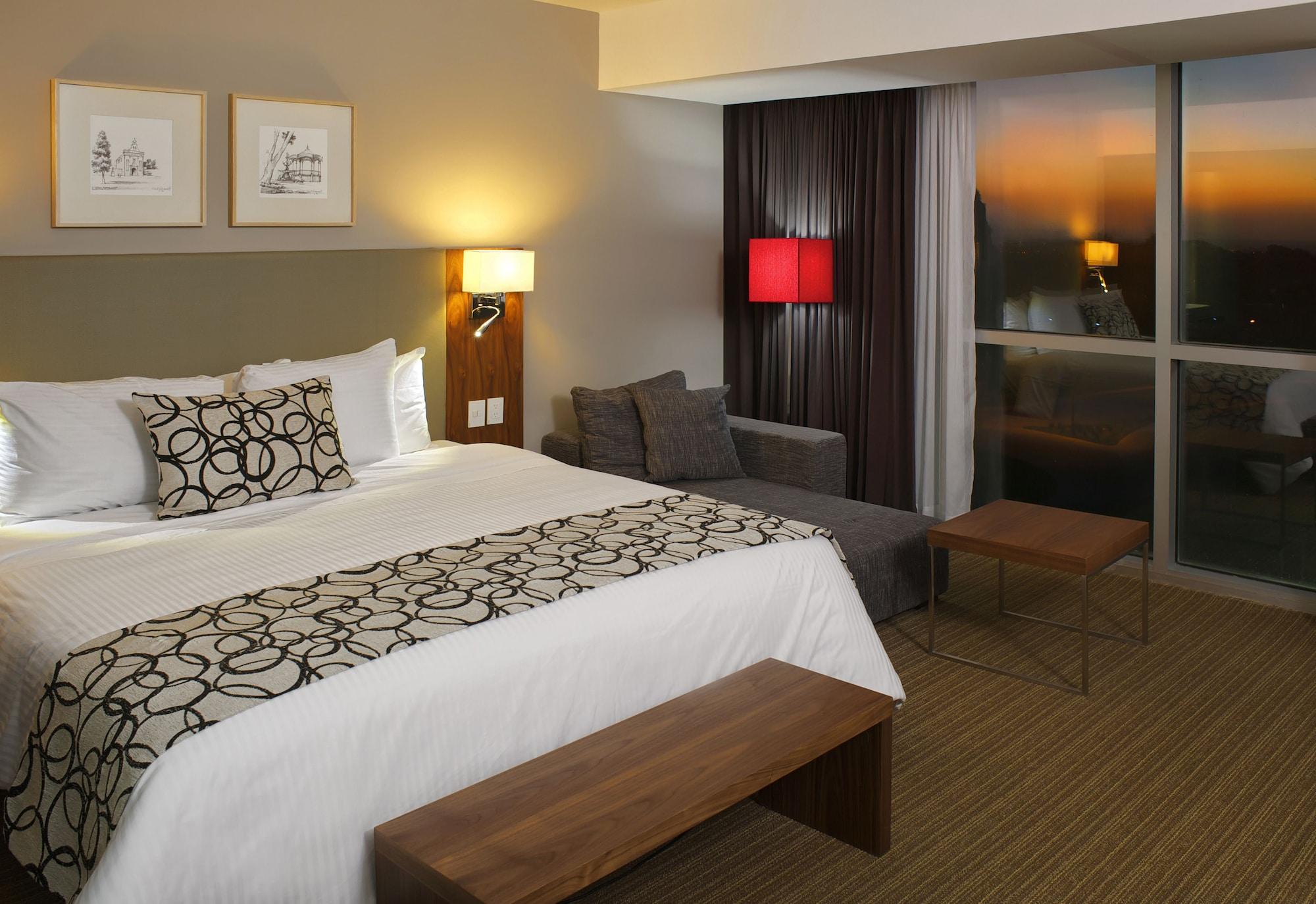 Miranda 克雷塔罗尊贵卡撒旅馆酒店 外观 照片 A room at the Renaissance San Francisco Hotel