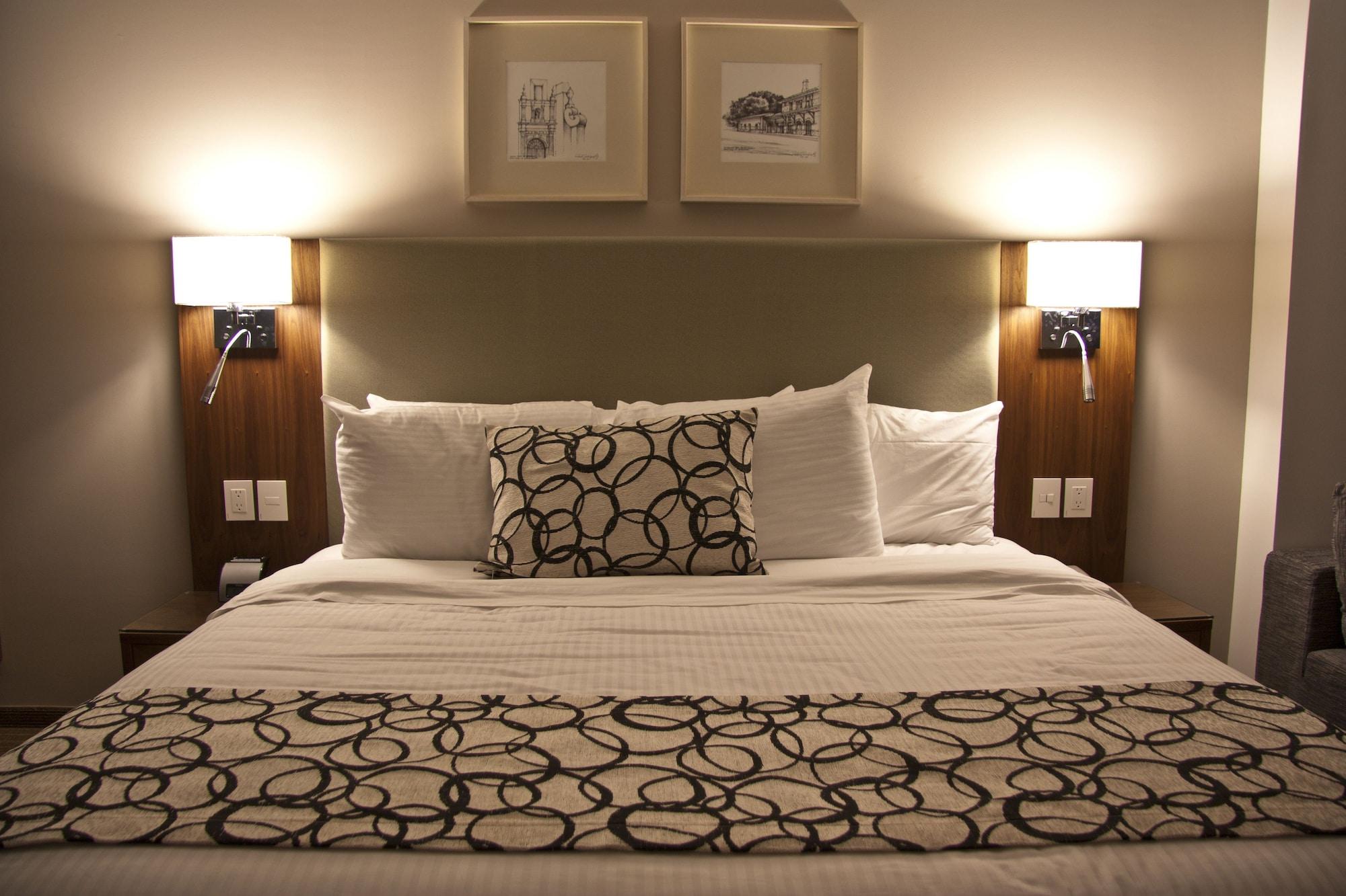 Miranda 克雷塔罗尊贵卡撒旅馆酒店 外观 照片 A bed