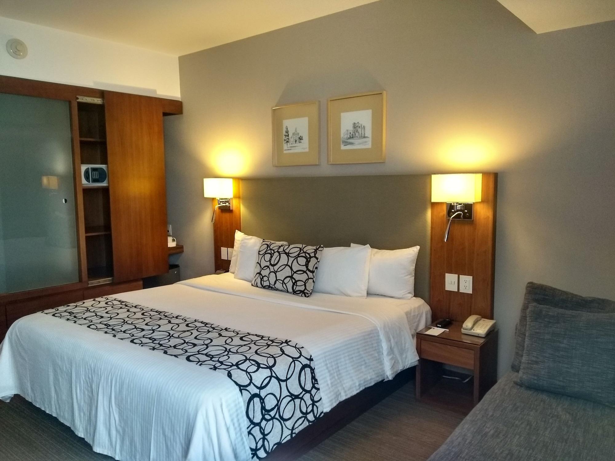 Miranda 克雷塔罗尊贵卡撒旅馆酒店 外观 照片 A room at the hotel