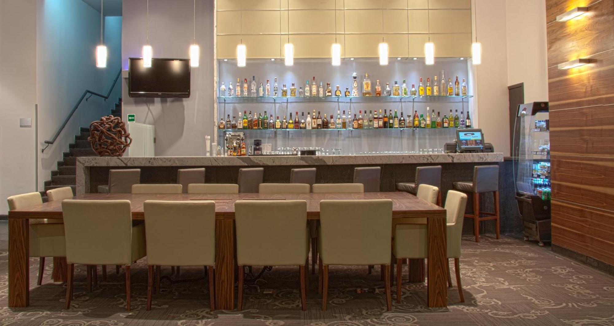 Miranda 克雷塔罗尊贵卡撒旅馆酒店 外观 照片 The bar at the lounge